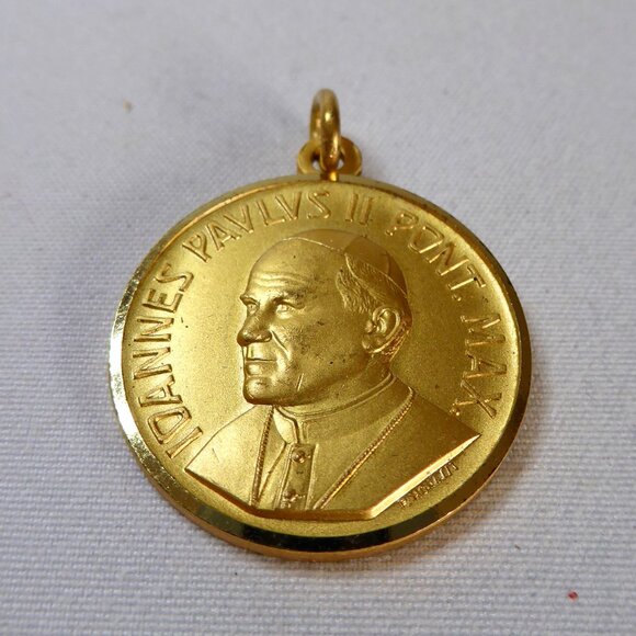 VINTAGE NEW POPE JOHN PAUL II VATICAN HOLY MEDALLION MEDAL CHARM LOT - Picture 10 of 12